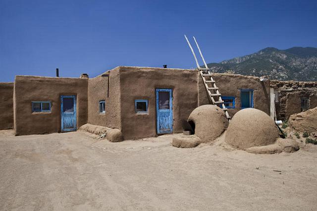 044 Taos Pueblo.jpg